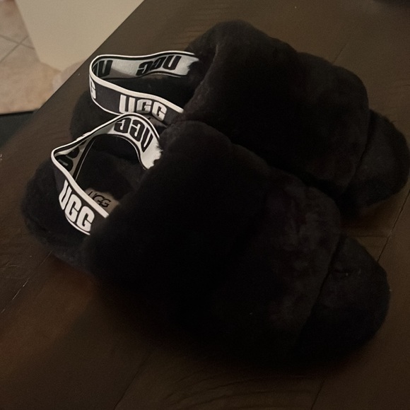 Uggs 
Only worn 2 times in house. Great condition - Picture 2 of 4